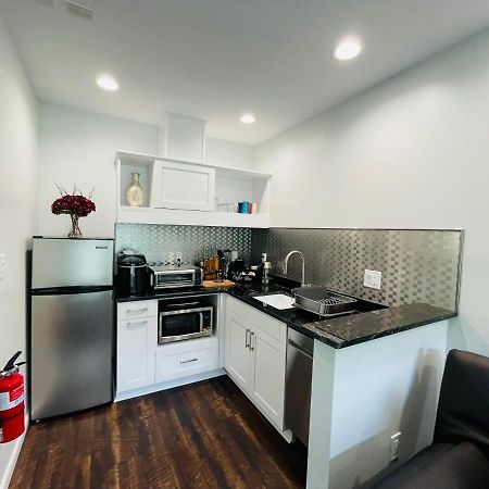 Sonsak - Unit 4 Apartment Шарлотсвил Екстериор снимка
