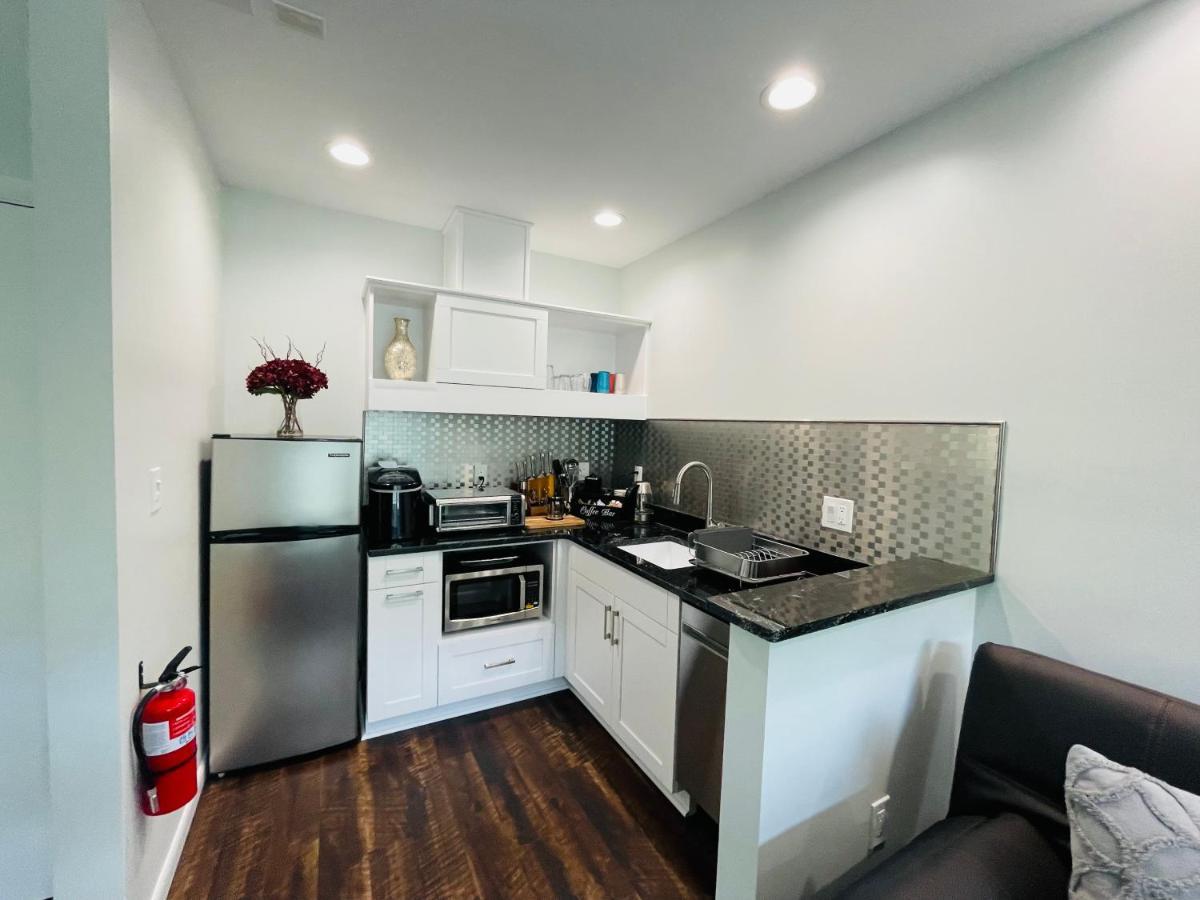 Sonsak - Unit 4 Apartment Шарлотсвил Екстериор снимка