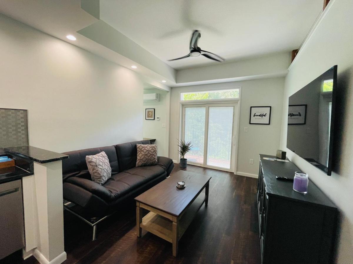 Sonsak - Unit 4 Apartment Шарлотсвил Екстериор снимка